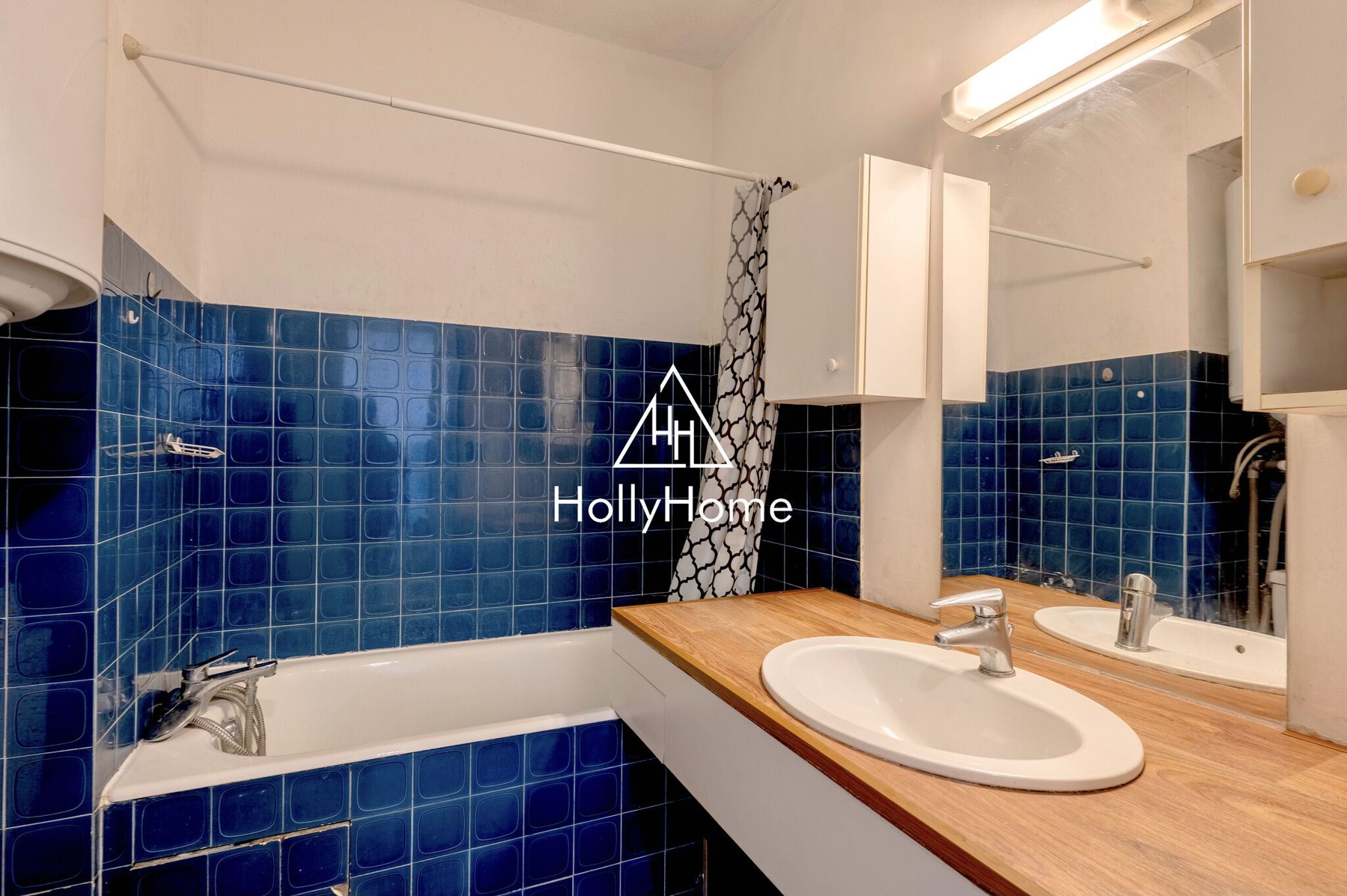 Photo 6 — HOLLYHOME