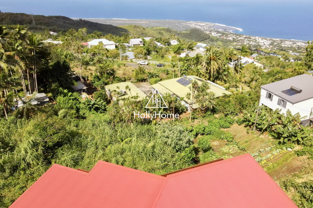 Photo 2 — HOLLYHOME