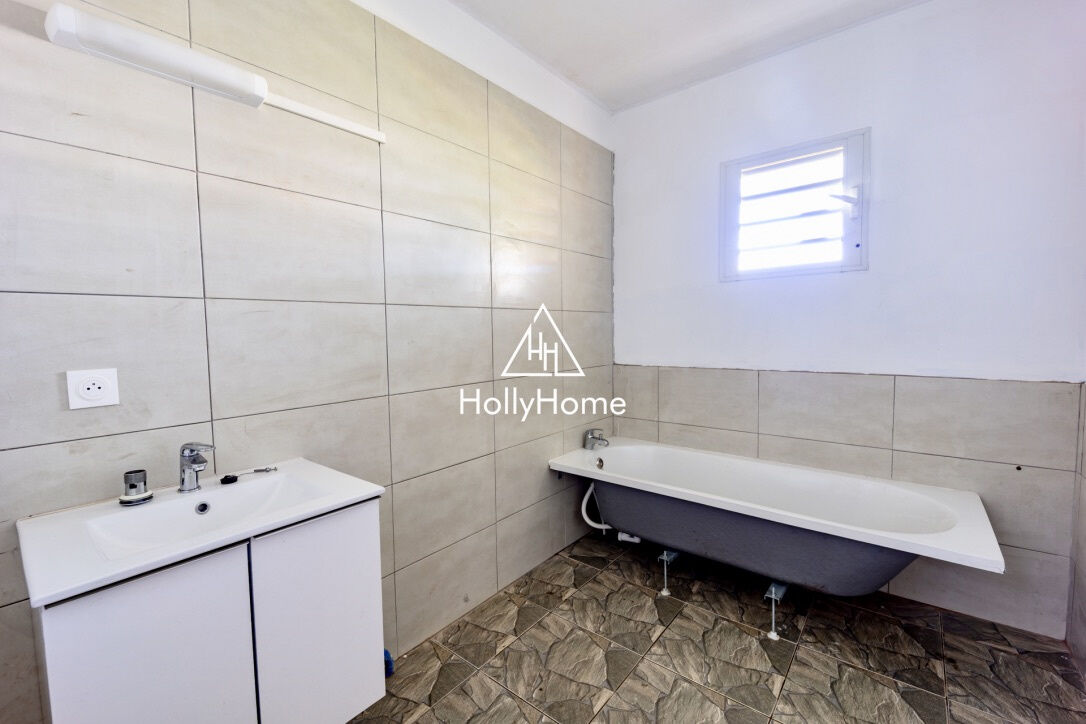 Photo 15 — HOLLYHOME
