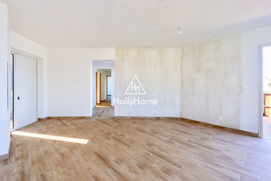 Photo 8 — HOLLYHOME