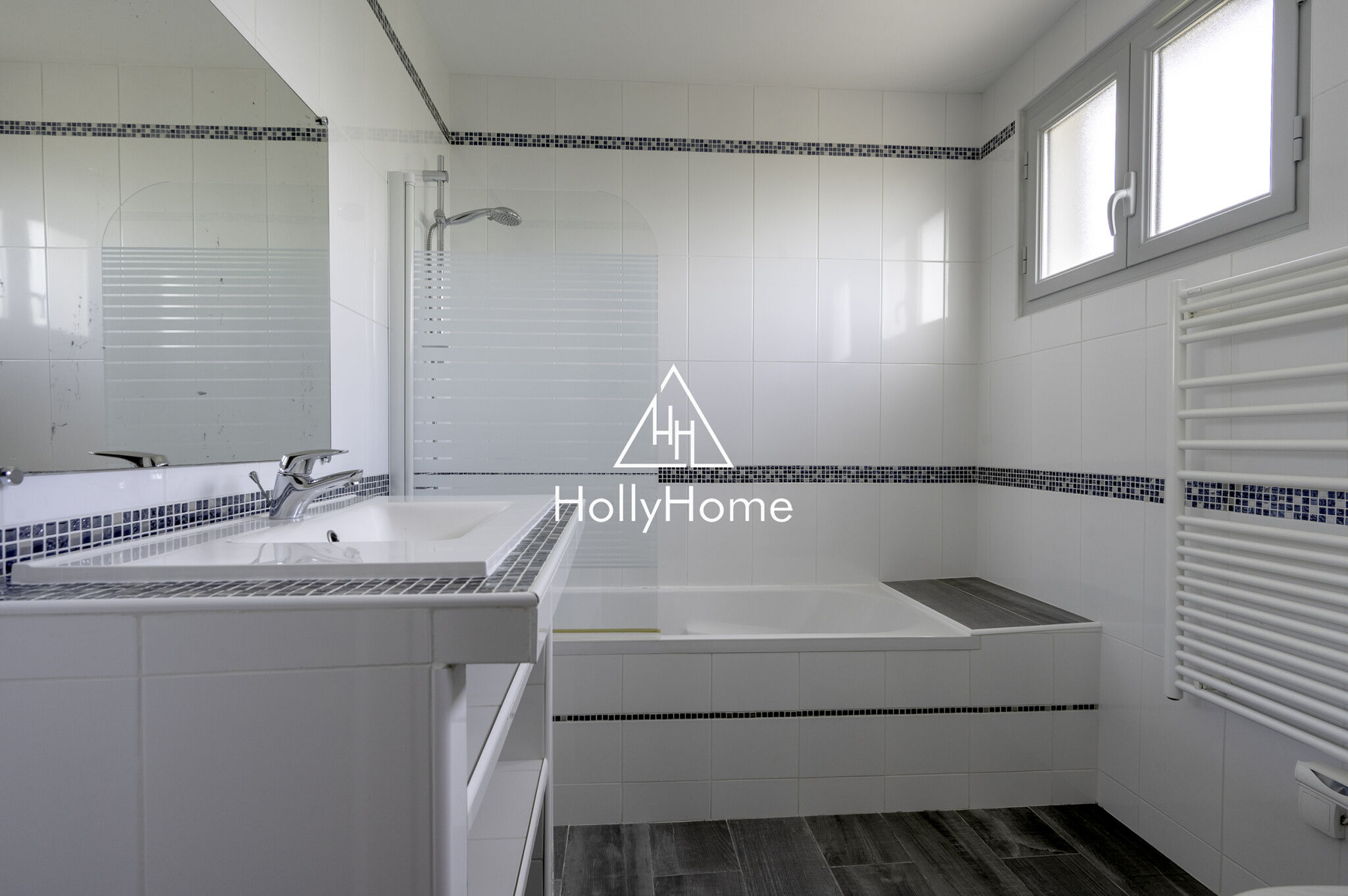 Photo 13 — HOLLYHOME
