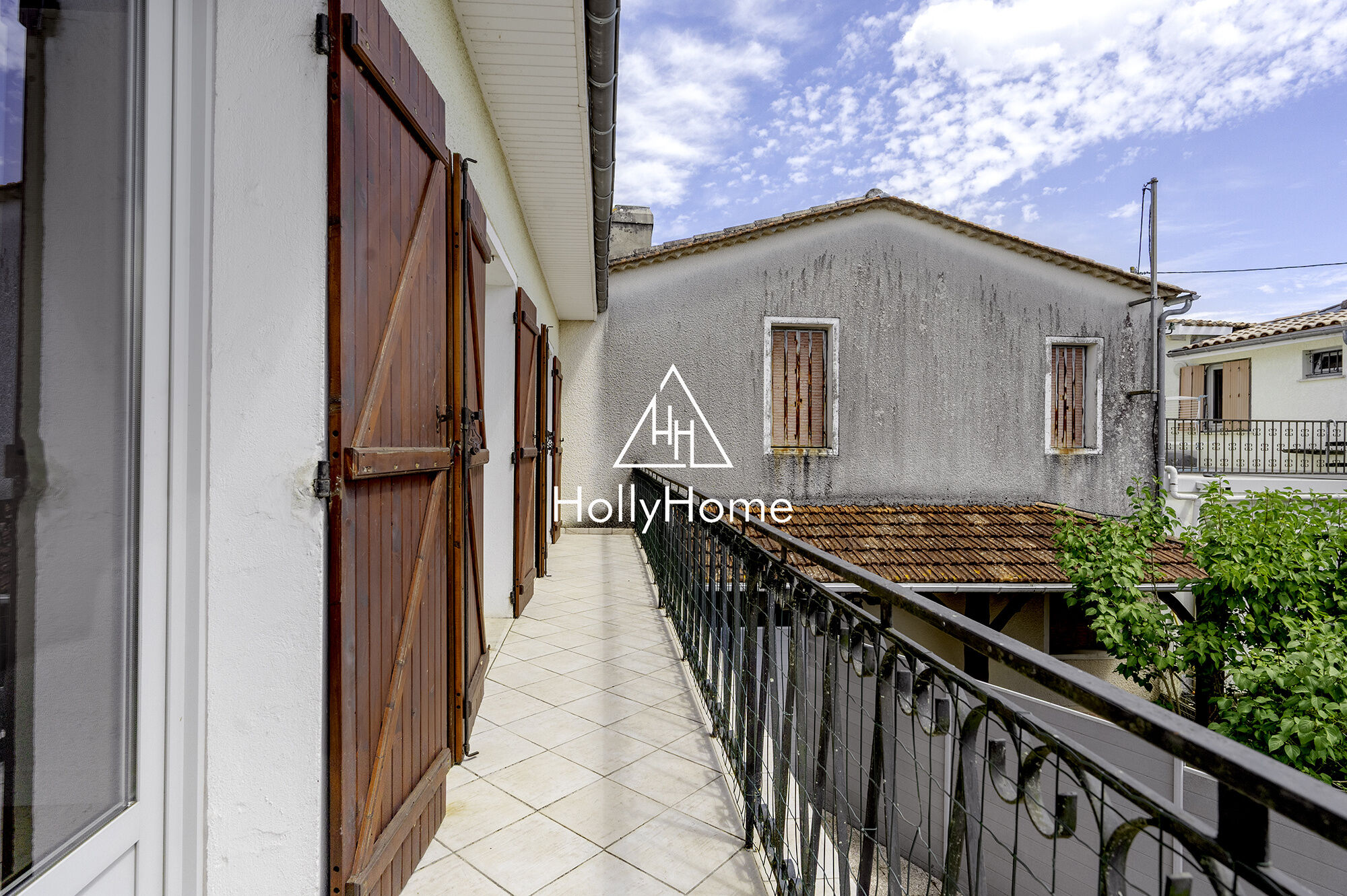 Photo 12 — HOLLYHOME