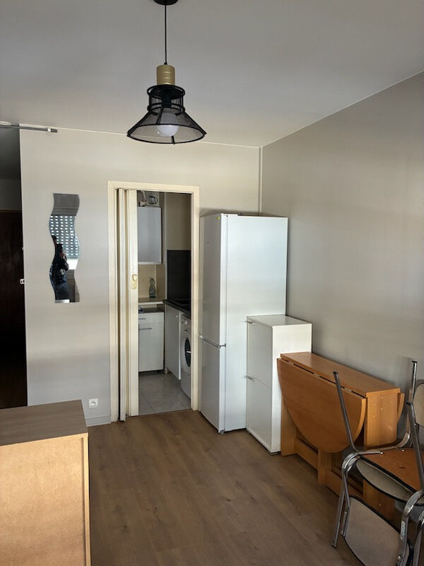 Photo 2 — CABINET BORÉ