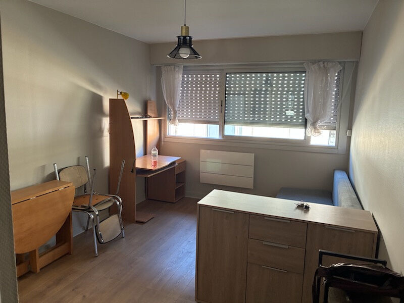 Photo 3 — CABINET BORÉ