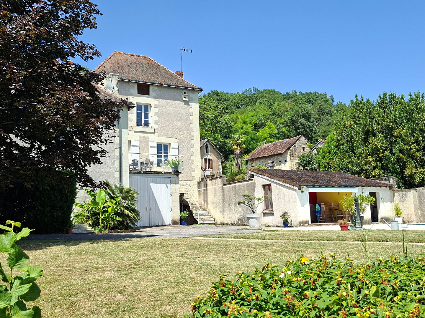 Photo 2 — AGENCE PIERRE
