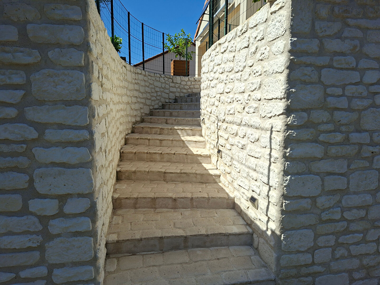 Photo 7 — AGENCE PIERRE