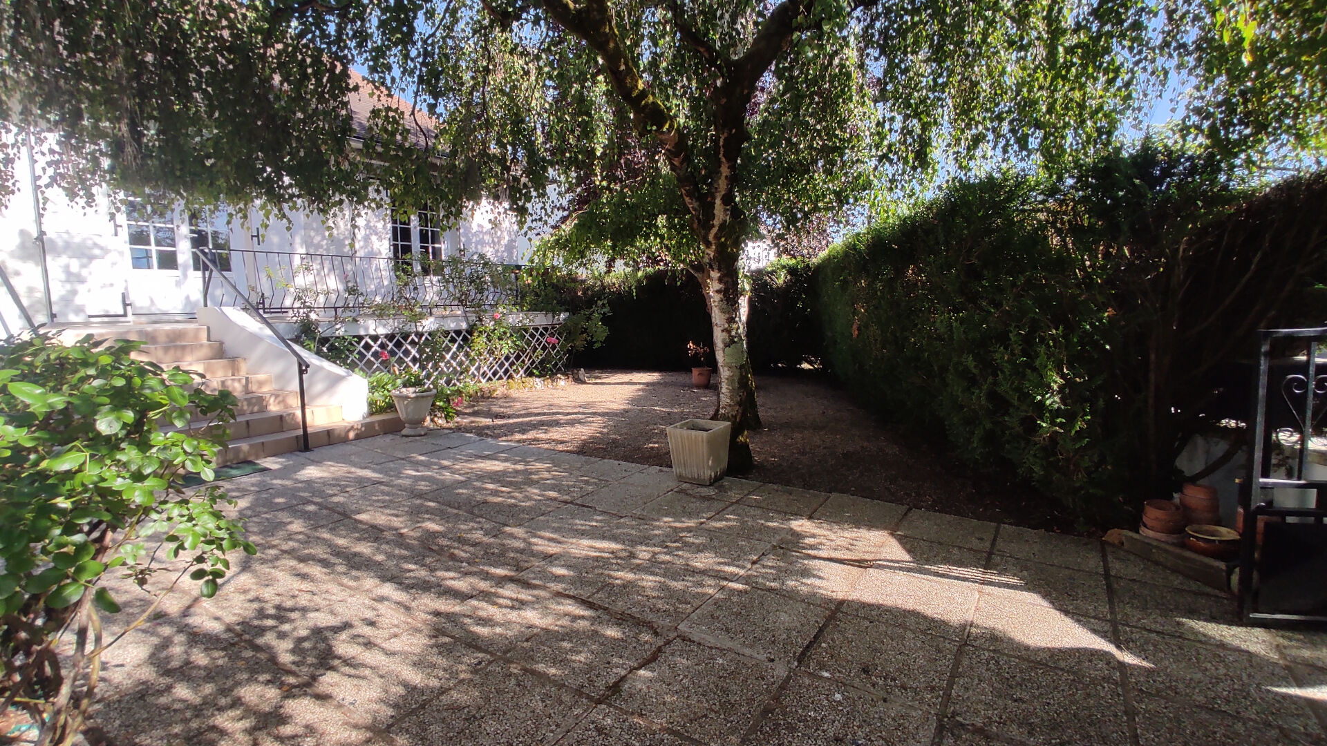 Photo 2 — AGENCE PIERRE