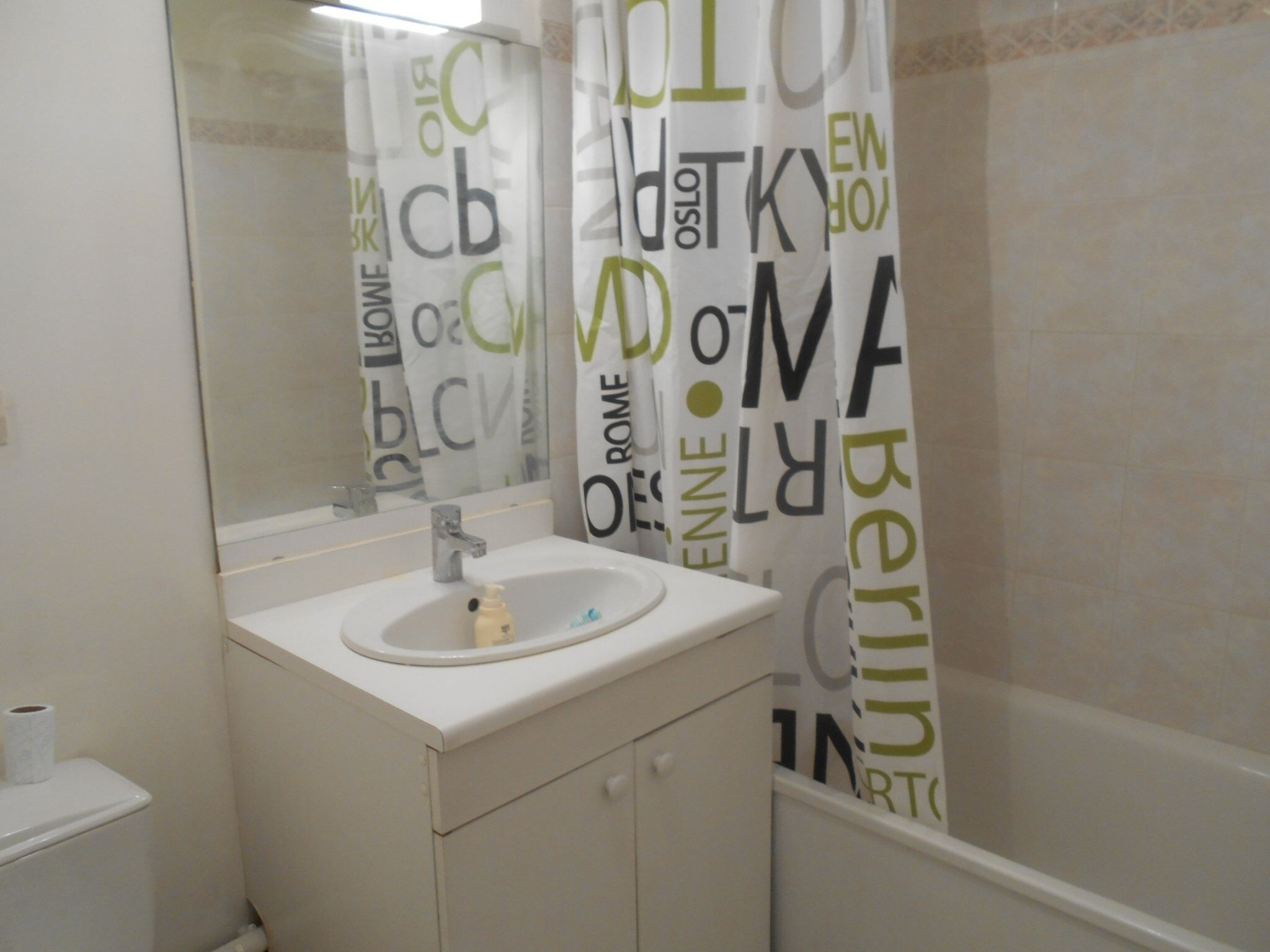 Photo 5 — CABINET CASTAN