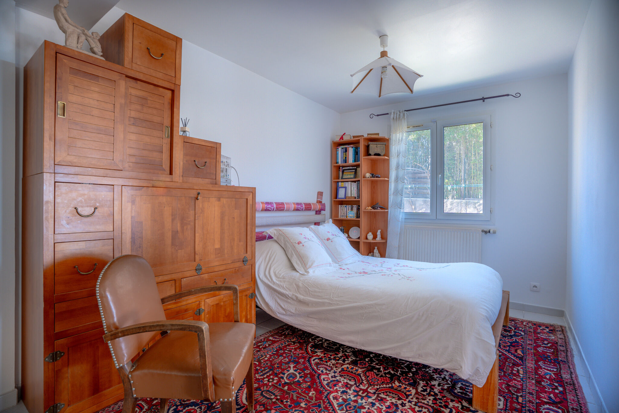 Photo 11 — CABINET CASTAN