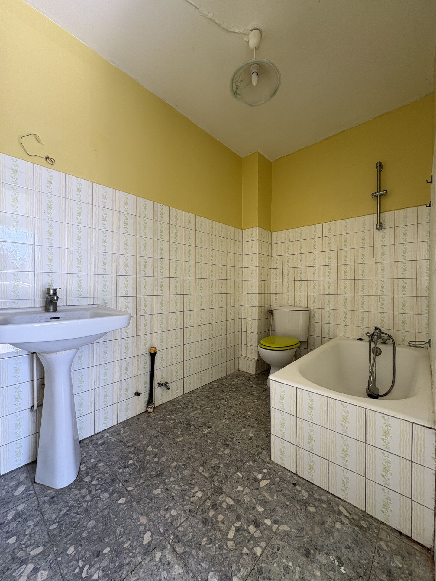 Photo 6 — CABINET CASTAN