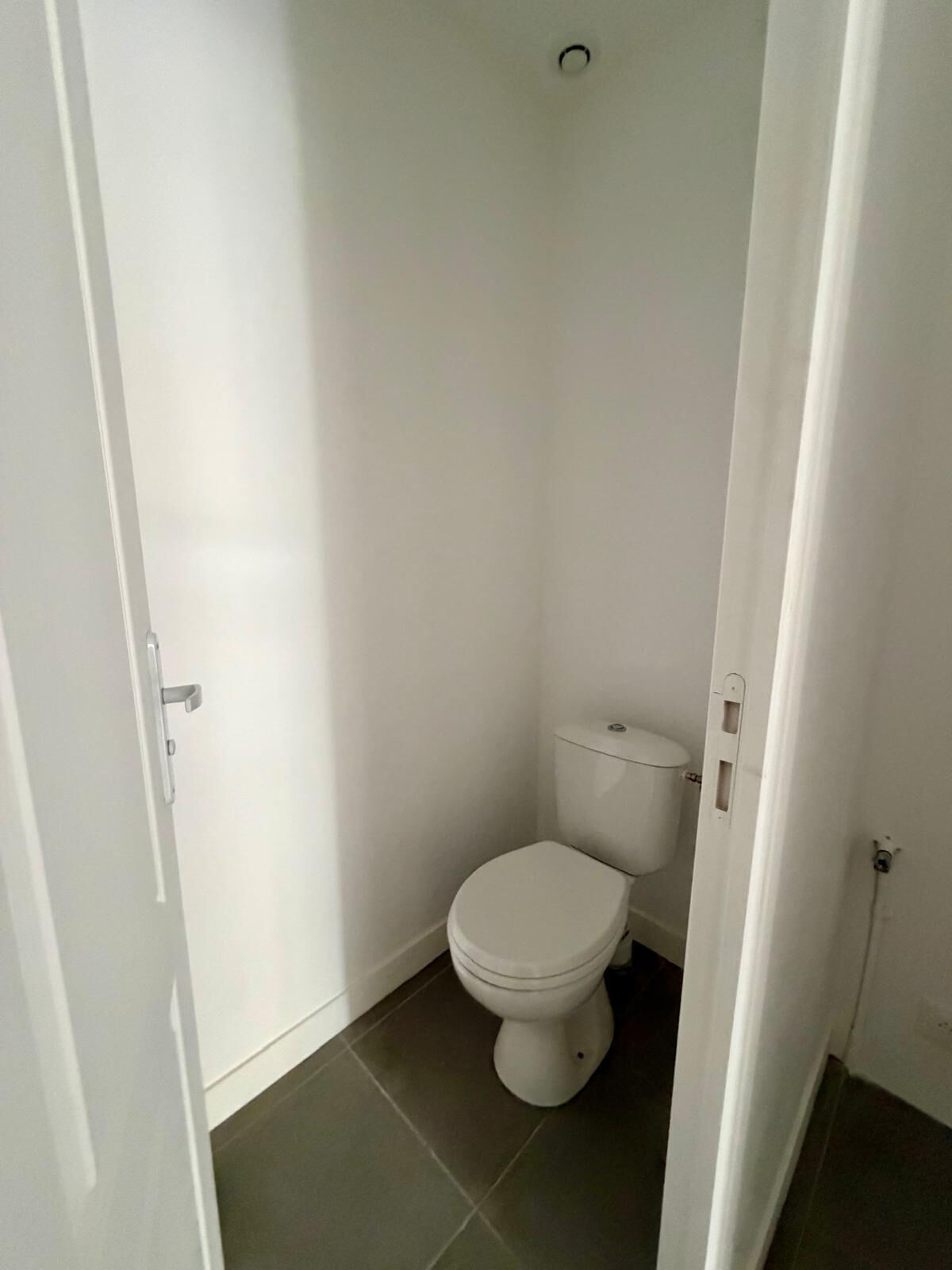 Photo 9 — CABINET CASTAN