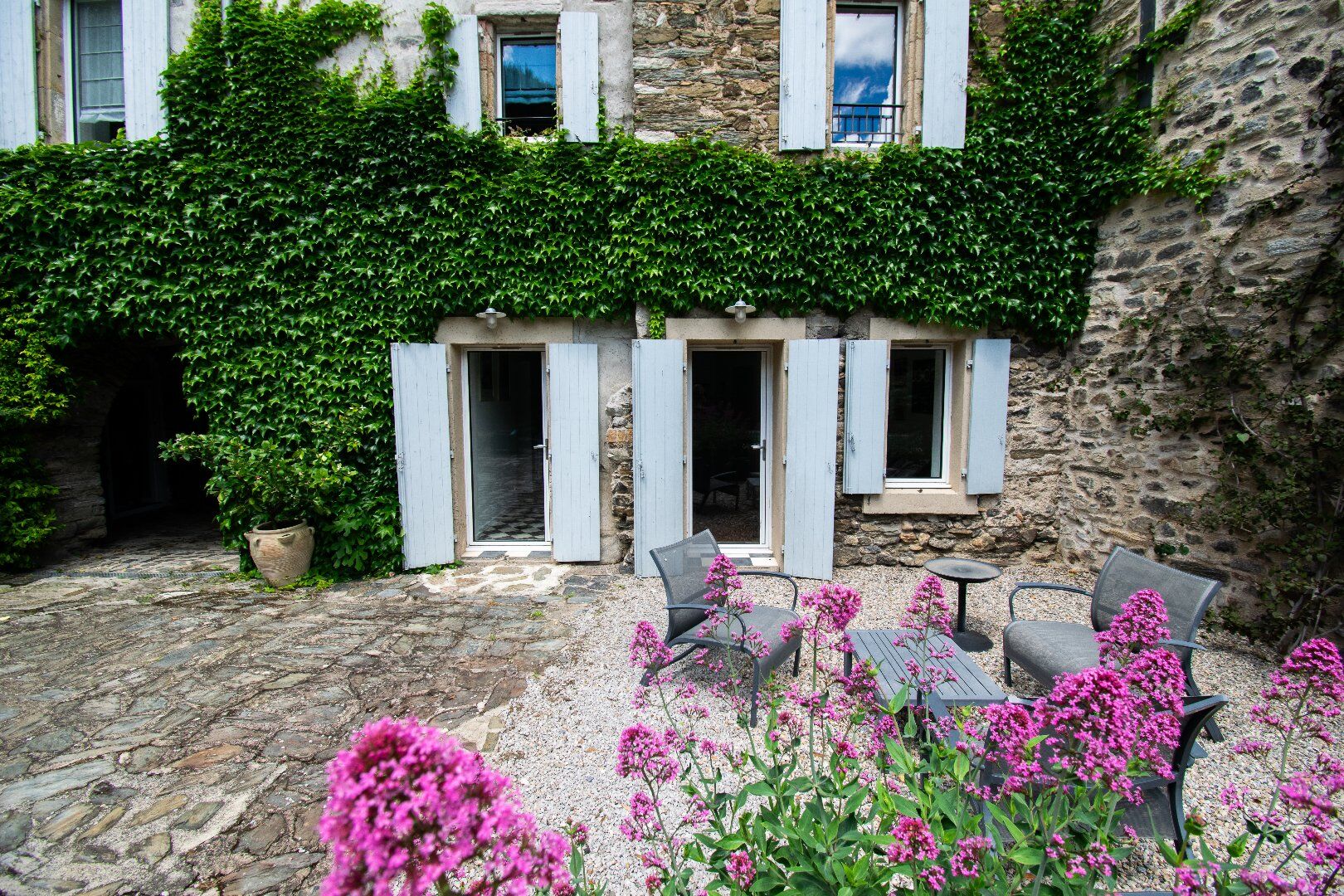 Photo 3 — AGENCE INTERNATIONALE ALBERT HONIG