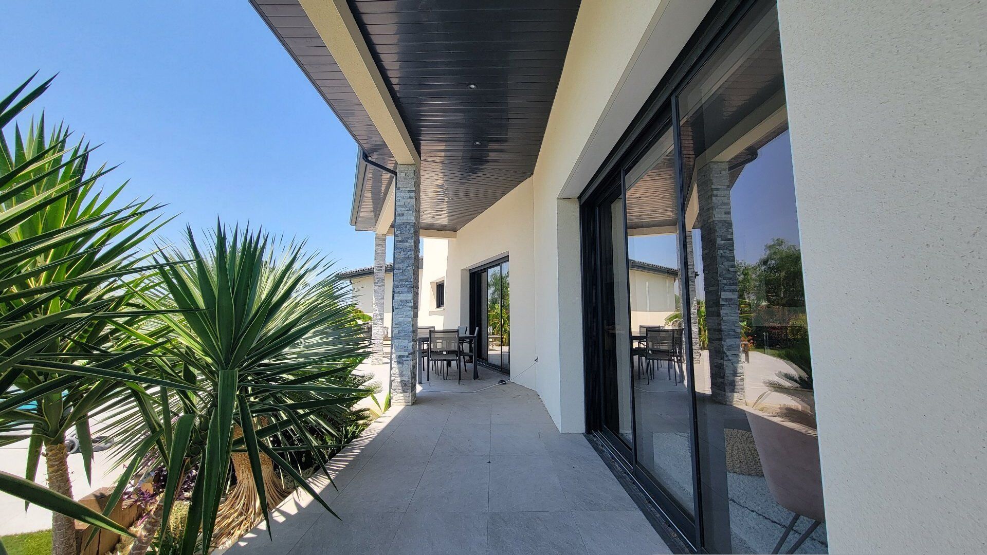 Photo 8 — AGENCE INTERNATIONALE ALBERT HONIG