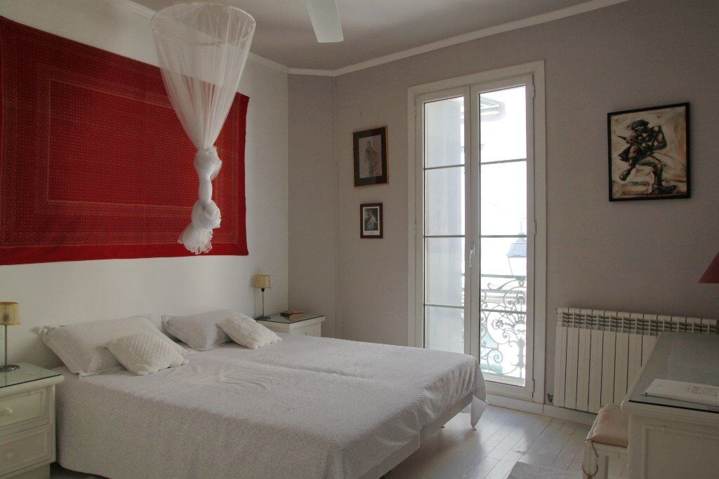 Photo 17 — AGENCE INTERNATIONALE ALBERT HONIG