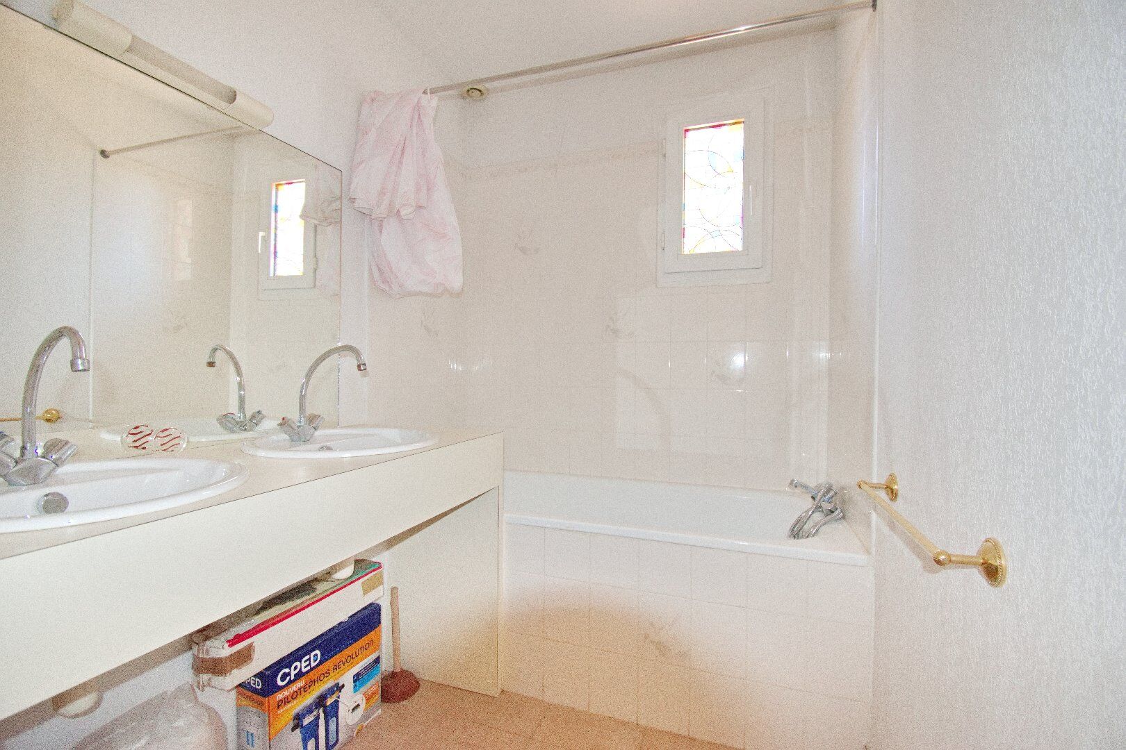 Photo 8 — AGENCE INTERNATIONALE ALBERT HONIG