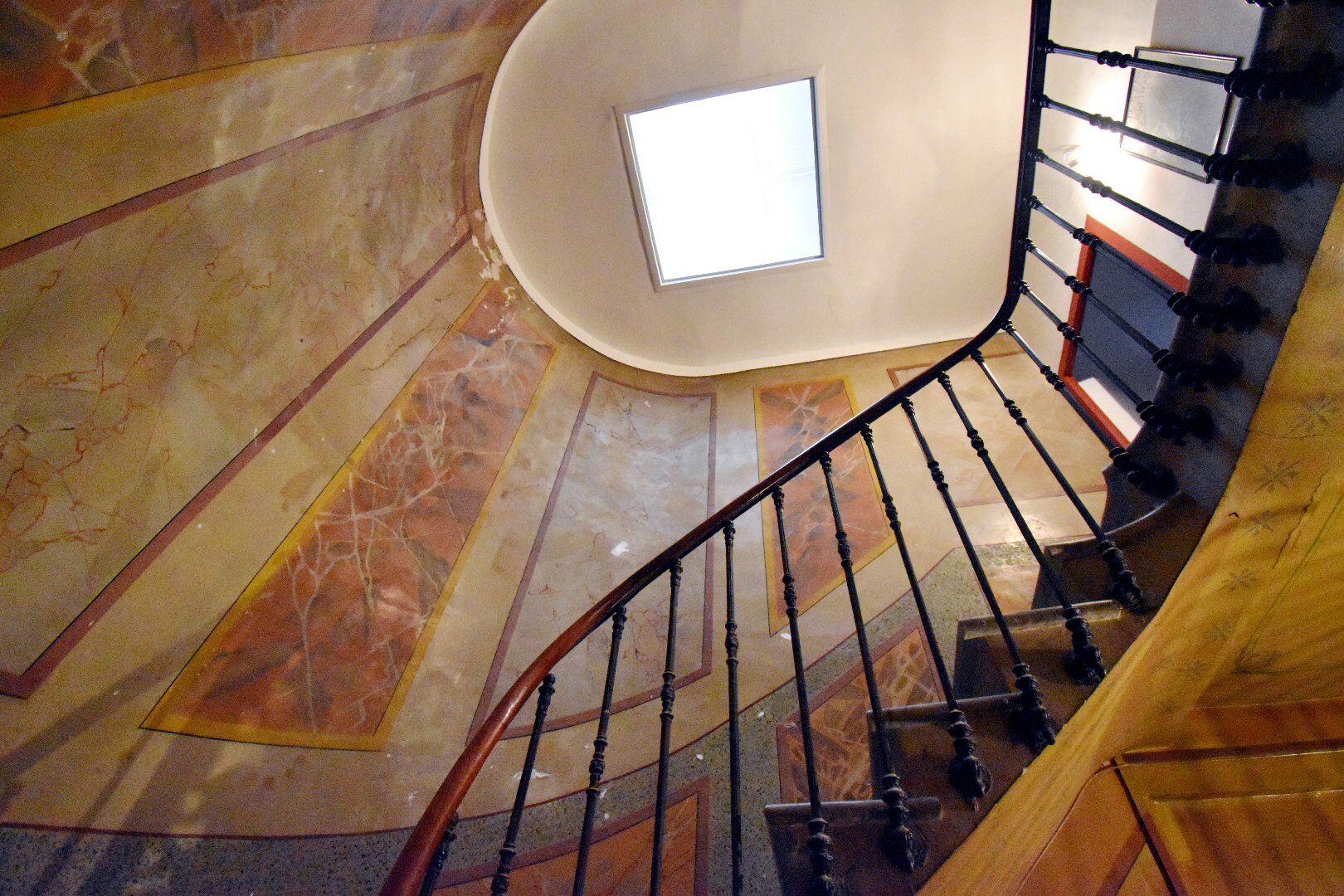 Photo 6 — AGENCE INTERNATIONALE ALBERT HONIG