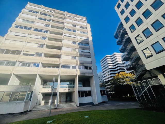 Photo 2 — AI2G
