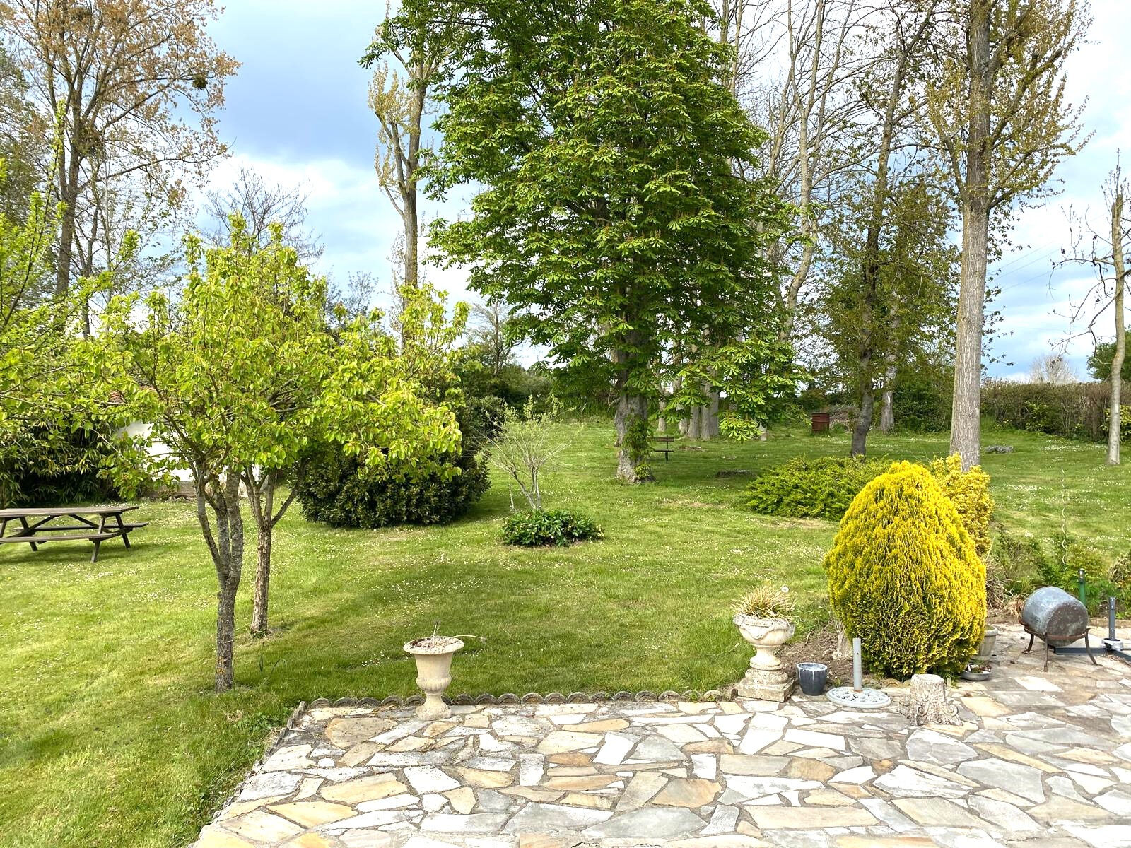 Photo 3 — L'AGENCE DES REMPARTS