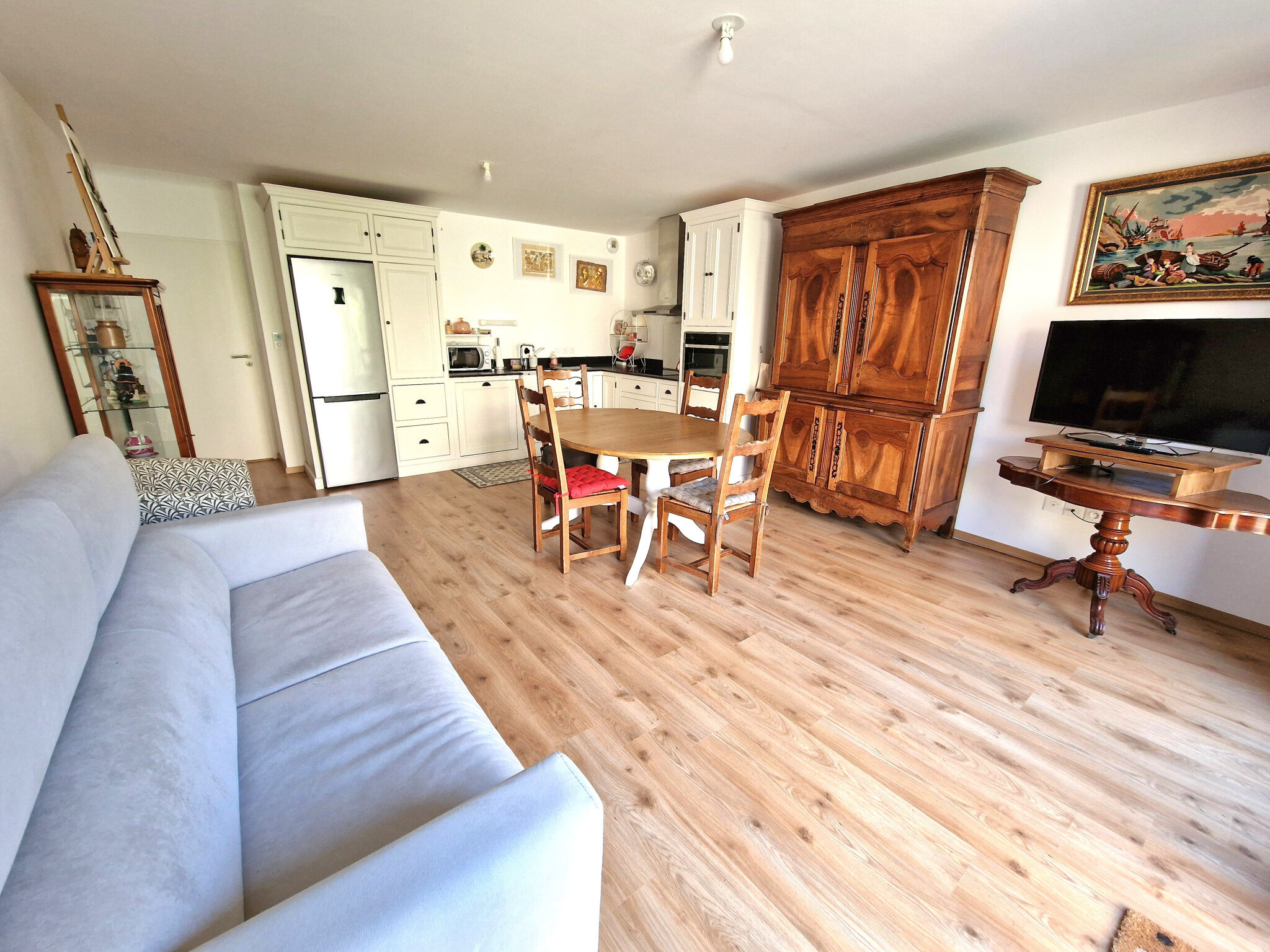 Photo 3 — L'AGENCE DES REMPARTS