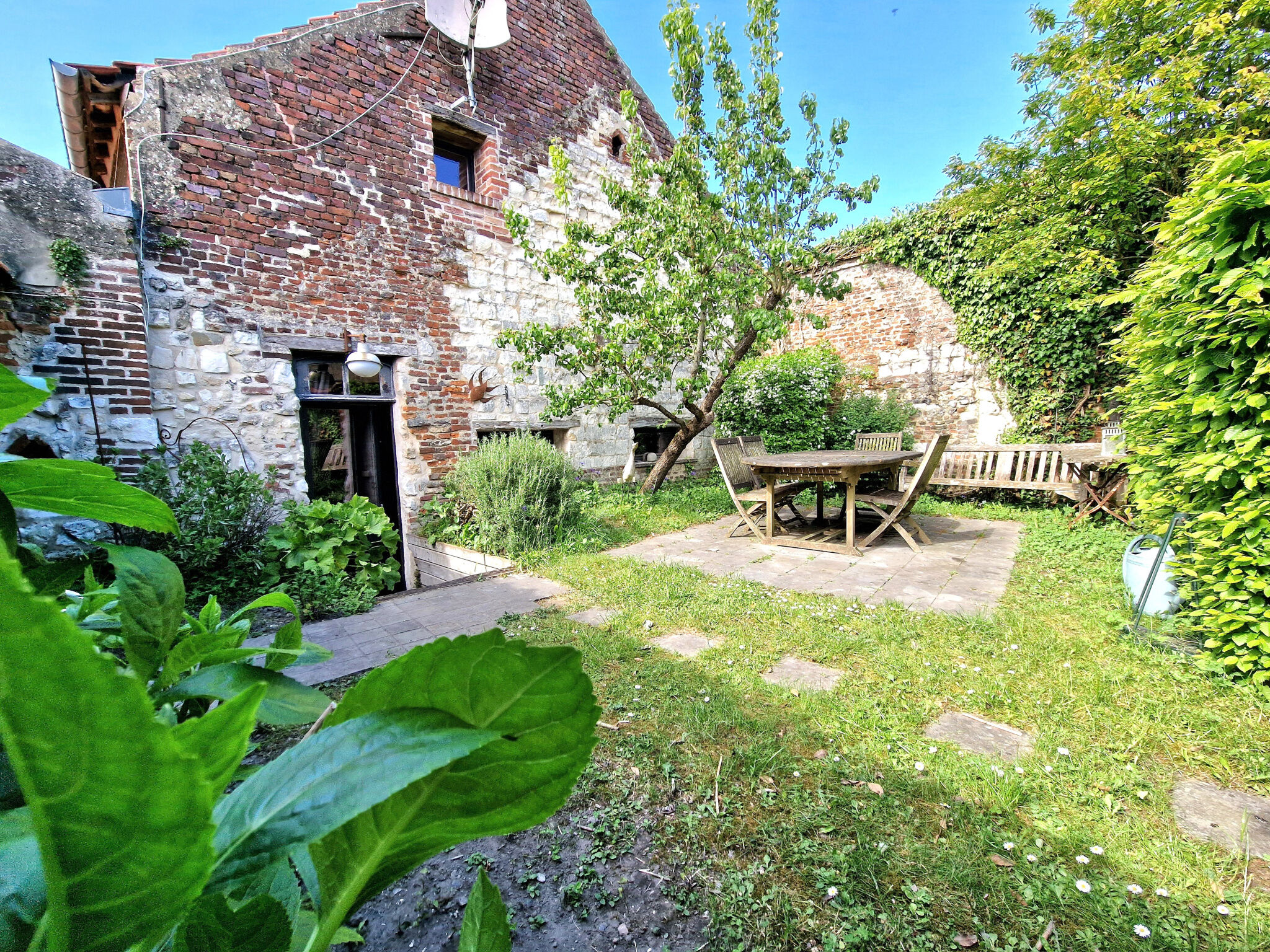 Photo 2 — L'AGENCE DES REMPARTS