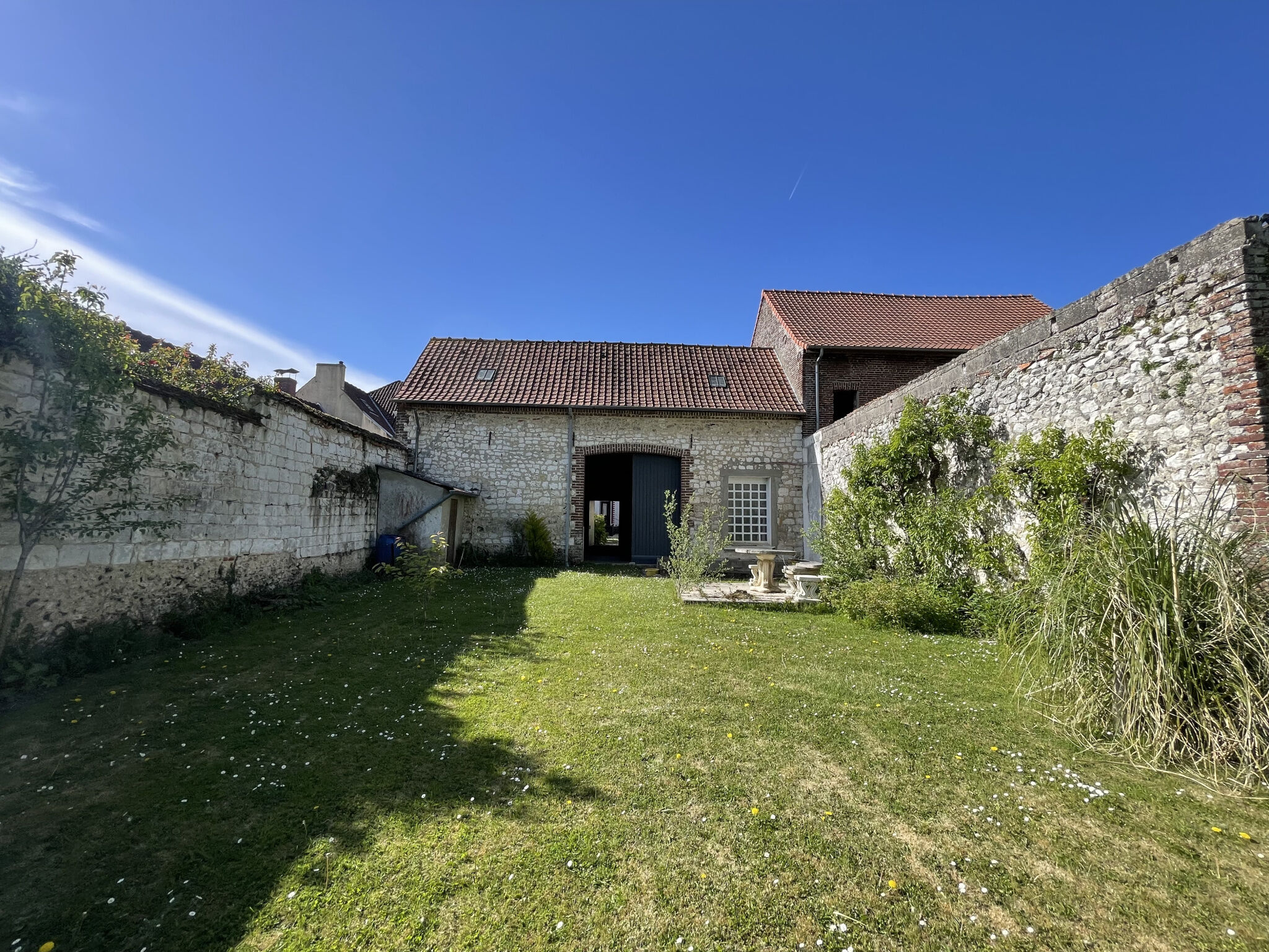 Photo 2 — L'AGENCE DES REMPARTS