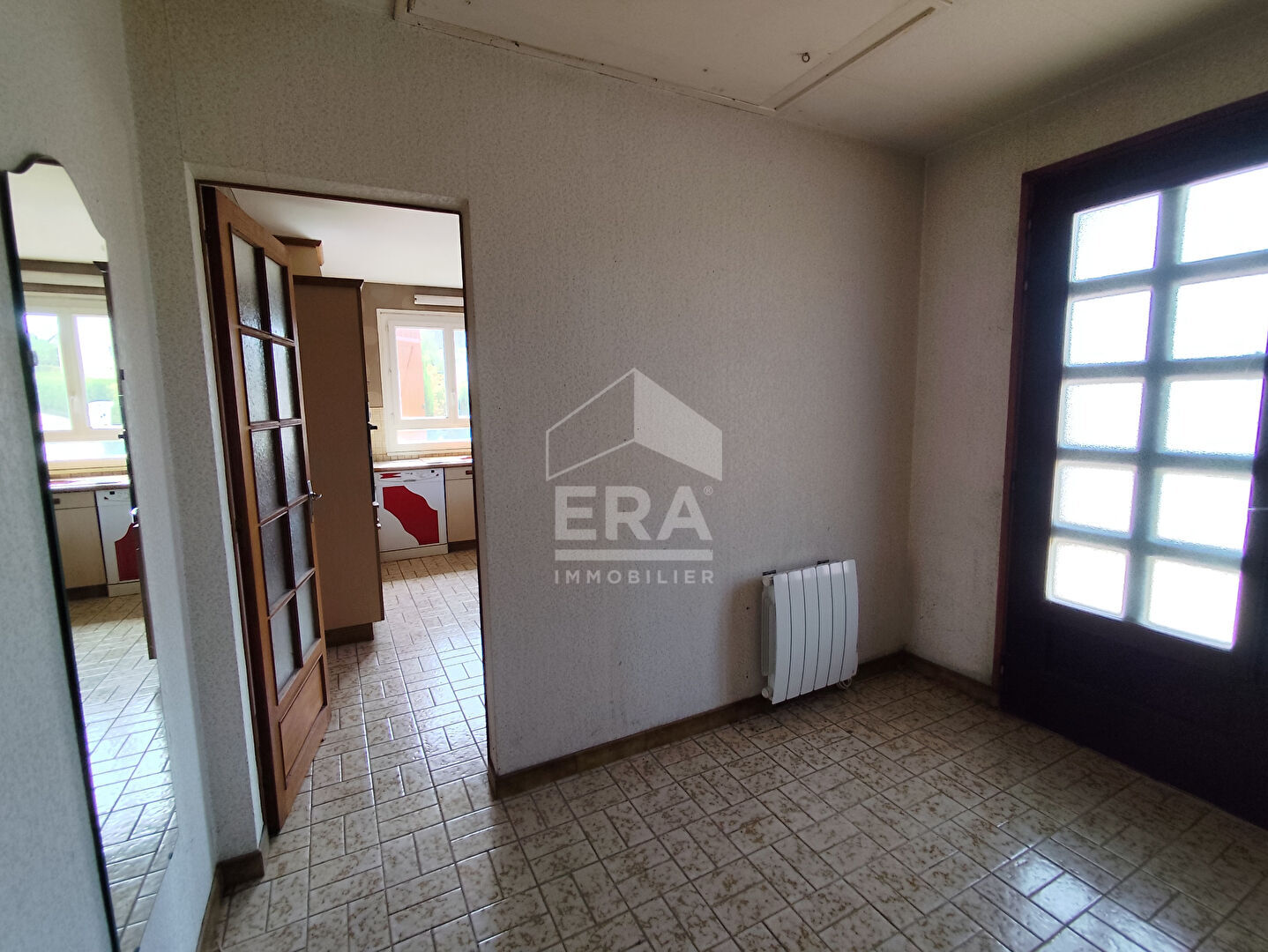 Photo 4 — ERA - BUY AND SELL