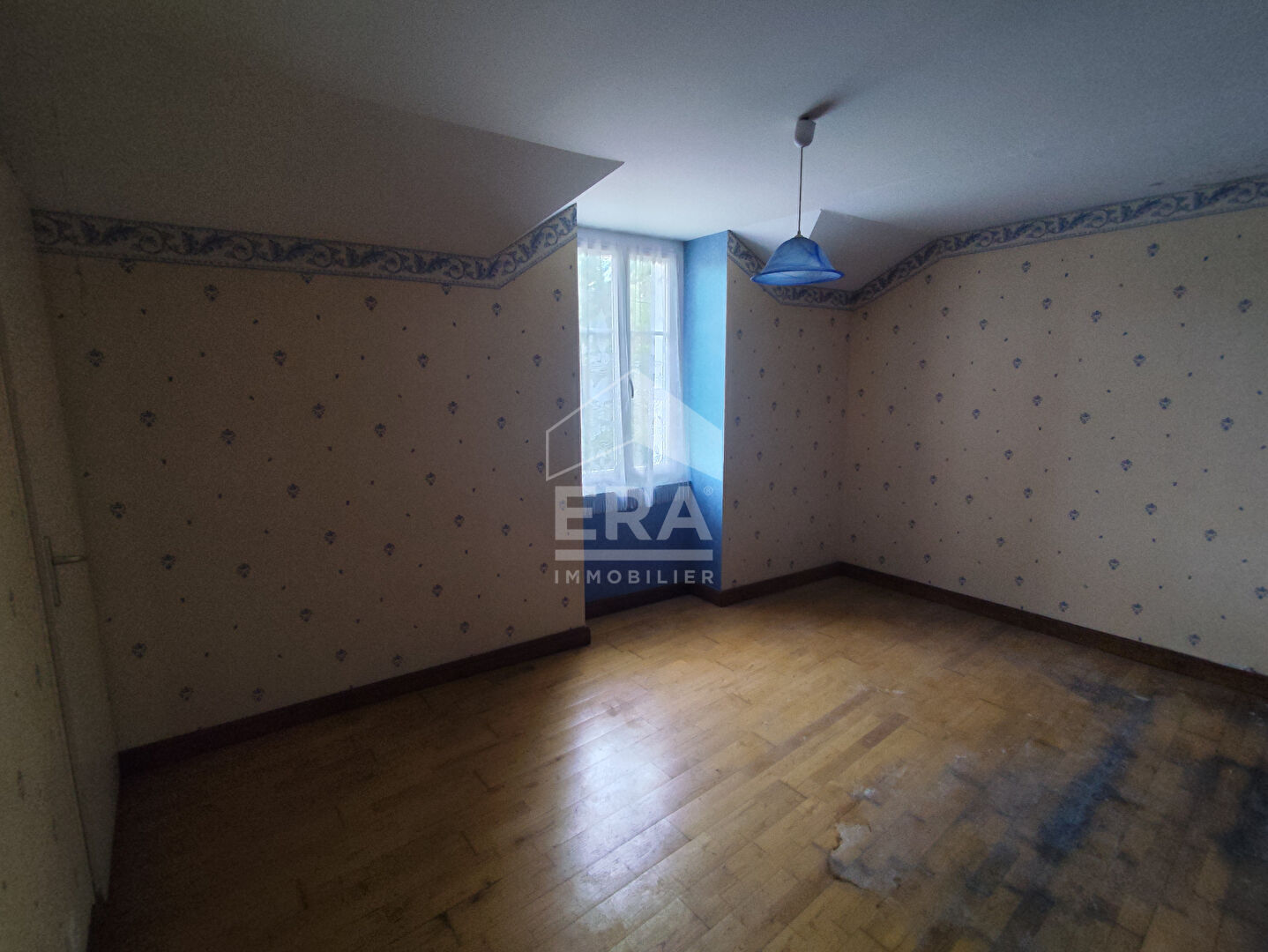 Photo 8 — ERA - BUY AND SELL