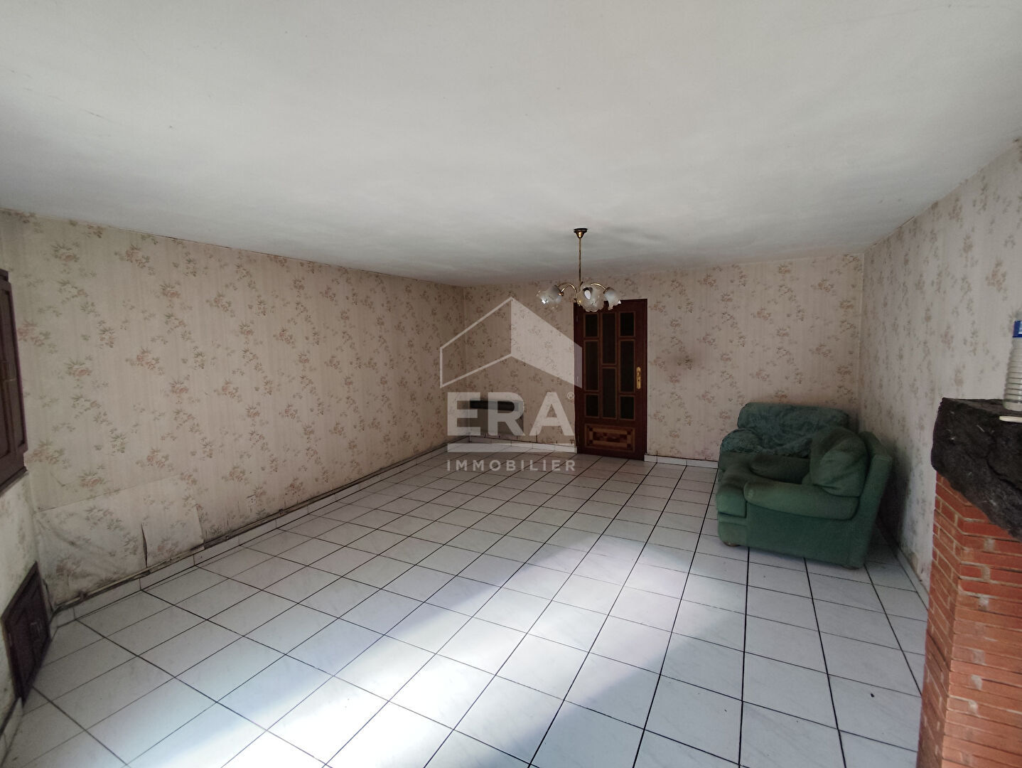 Photo 3 — ERA - BUY AND SELL