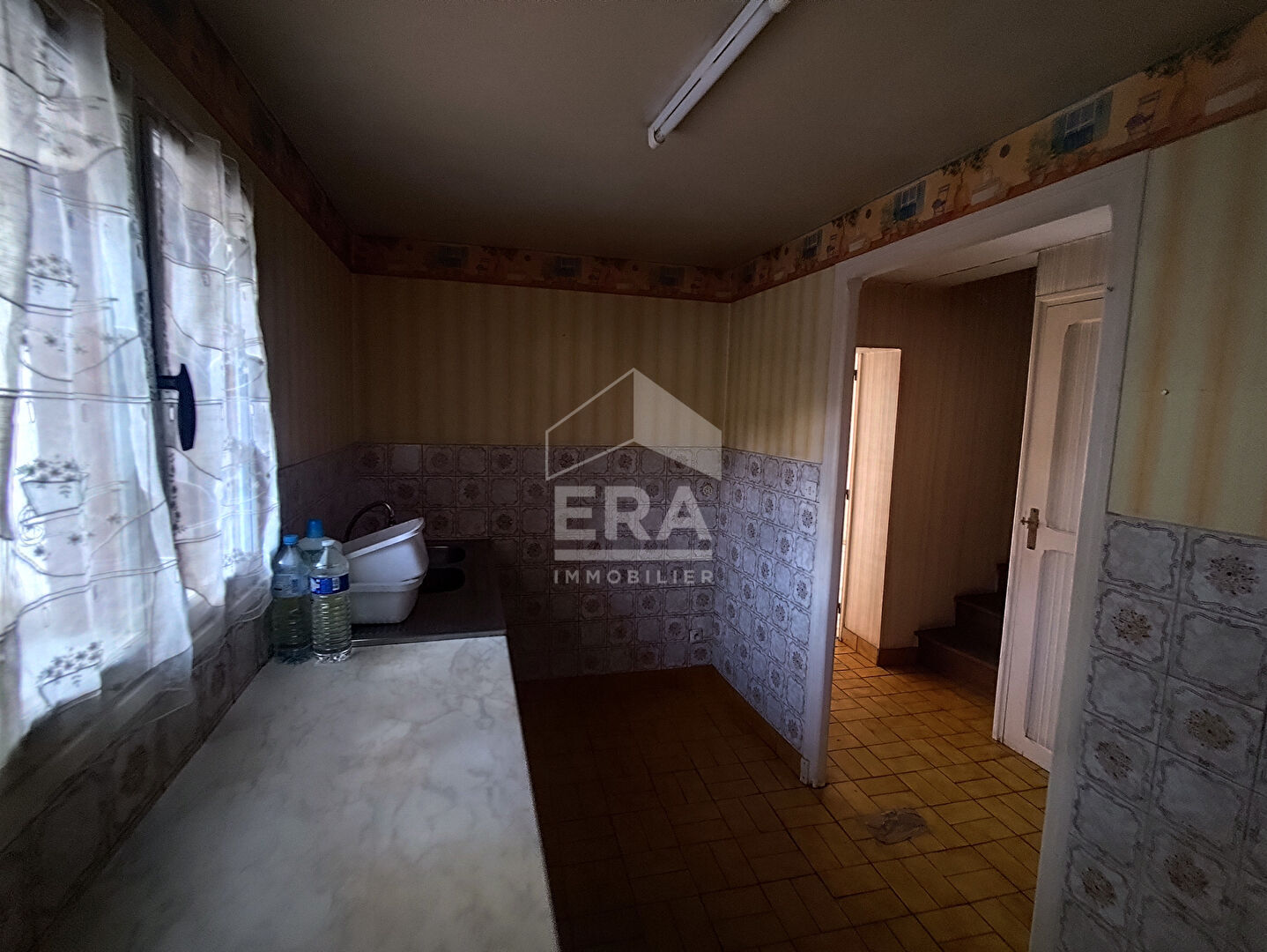 Photo 4 — ERA - BUY AND SELL