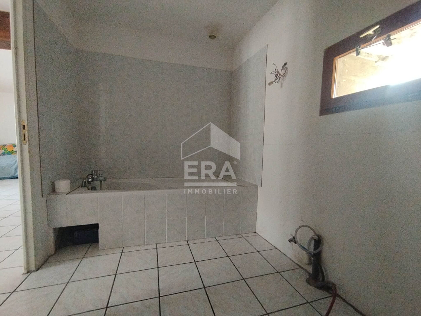 Photo 6 — ERA - BUY AND SELL
