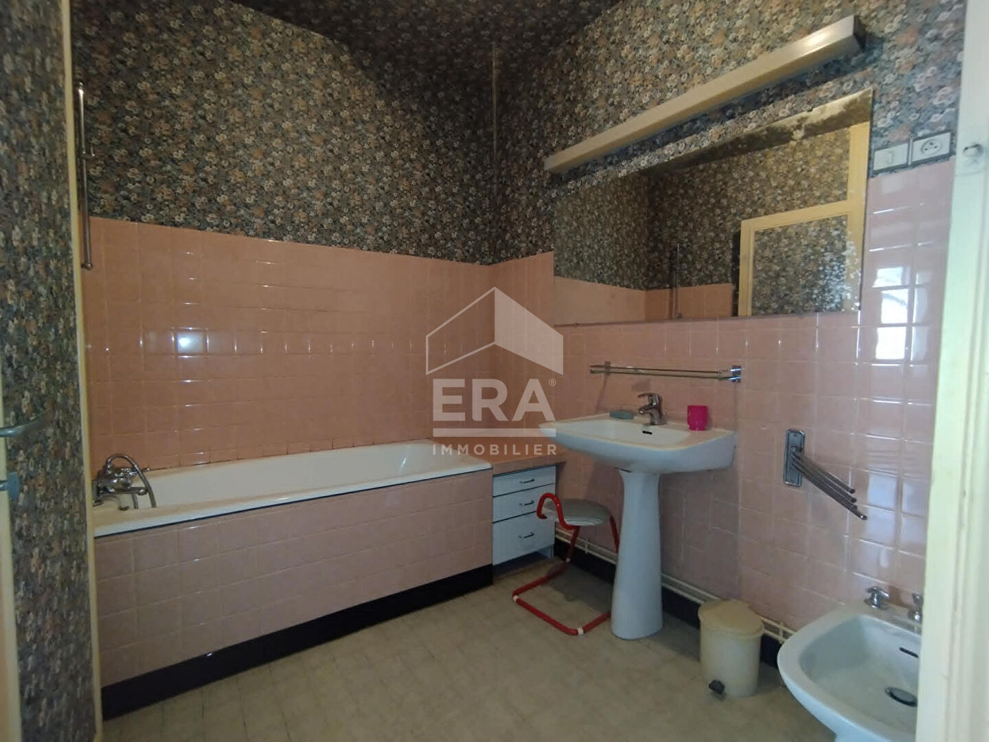 Photo 8 — ERA - BUY AND SELL