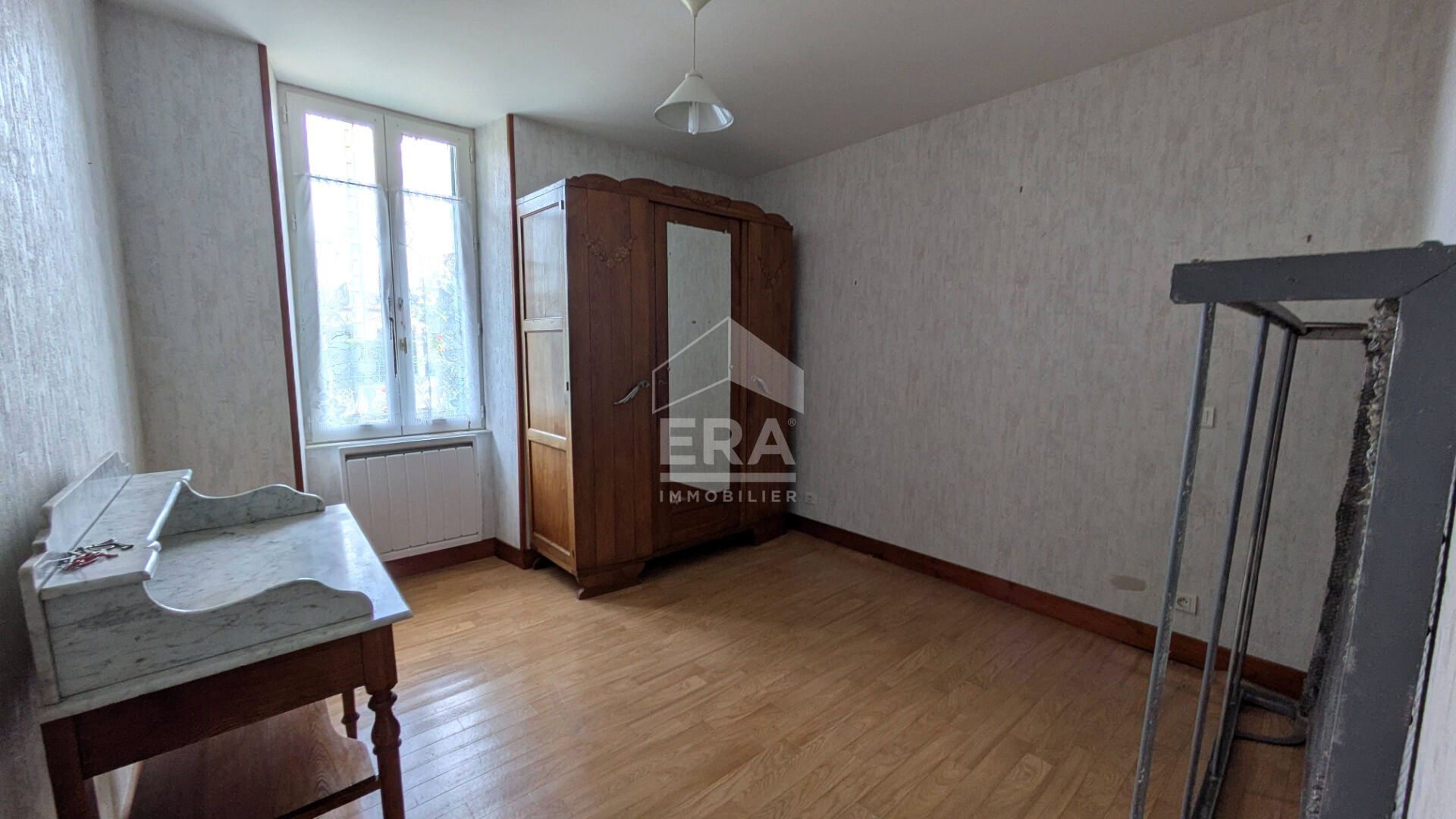 Photo 6 — ERA - BUY AND SELL