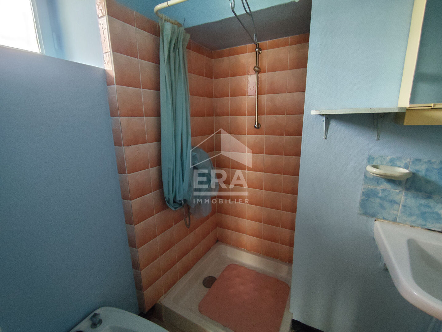 Photo 3 — ERA - BUY AND SELL