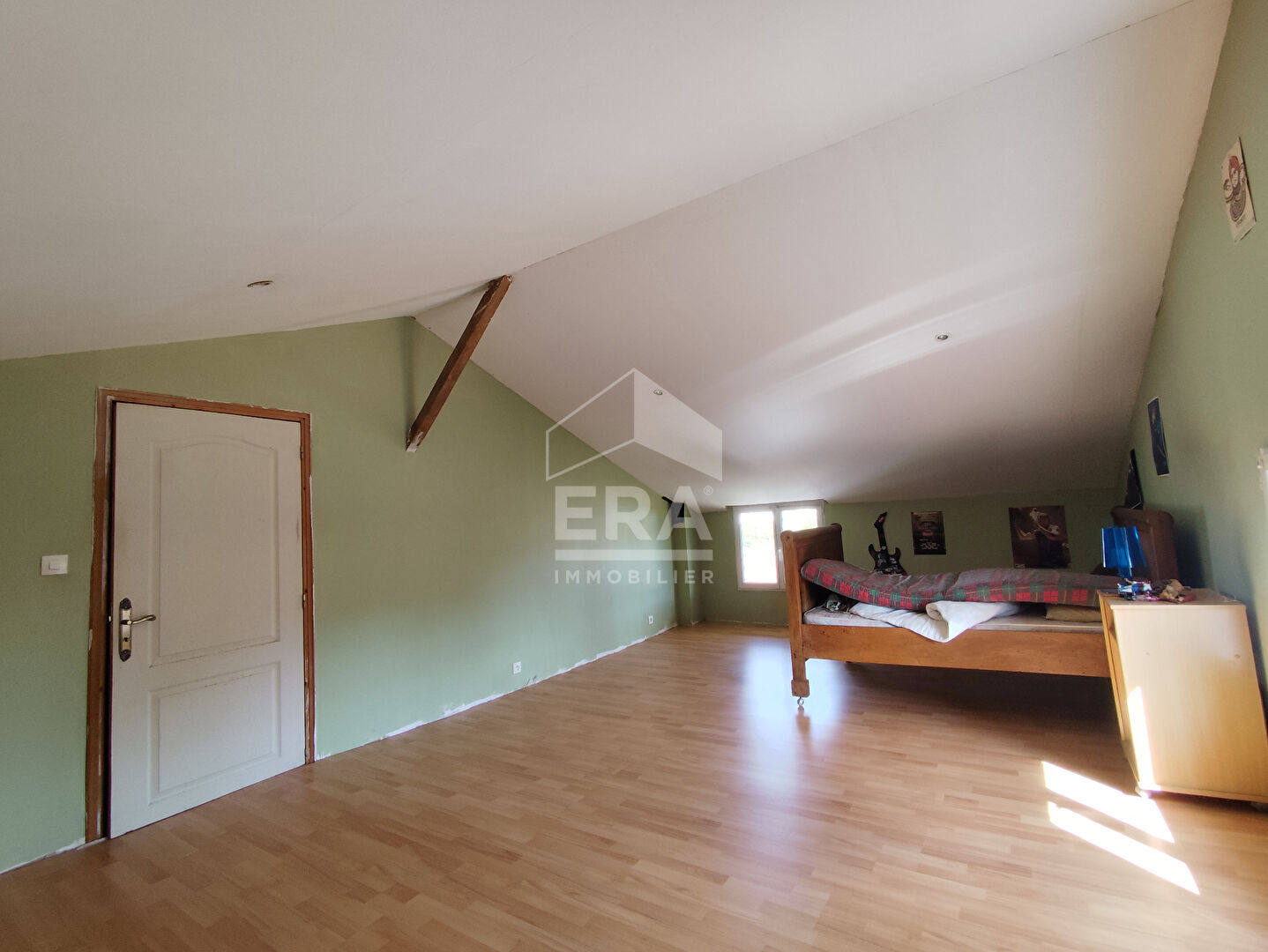 Photo 9 — ERA - BUY AND SELL