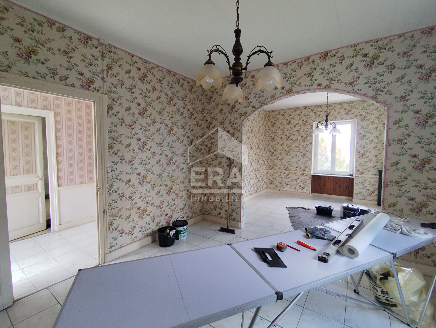Photo 4 — ERA - BUY AND SELL