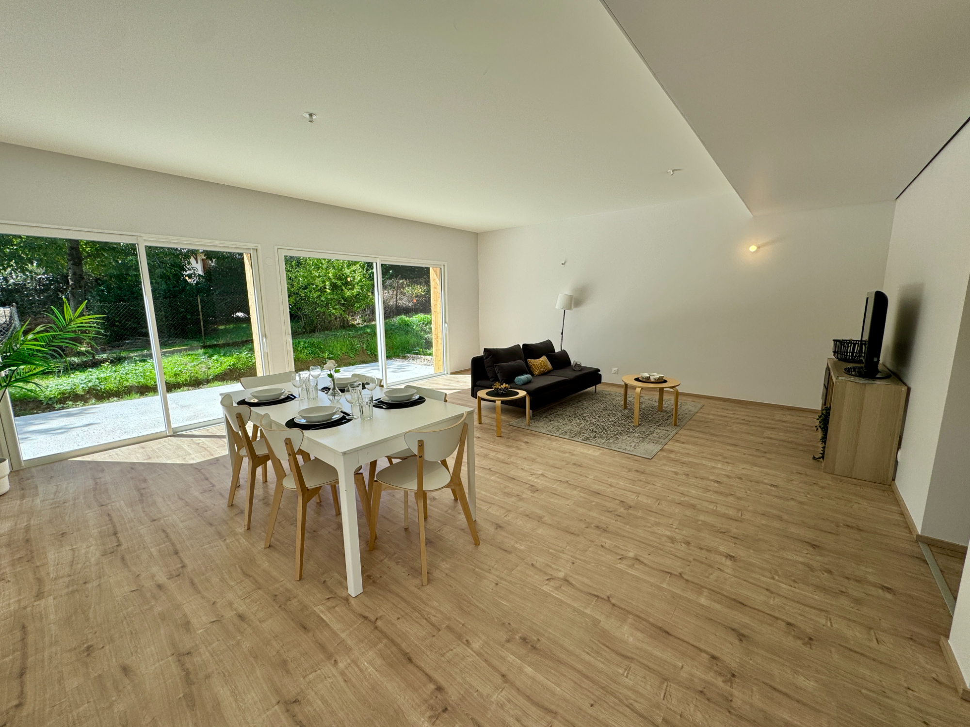 Photo 2 — AGENCE D'EXPERTS
