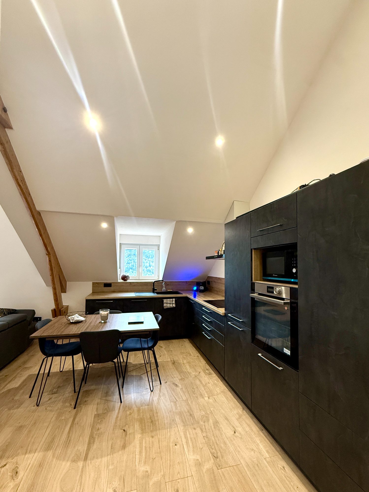 Photo 3 — AGENCE D'EXPERTS