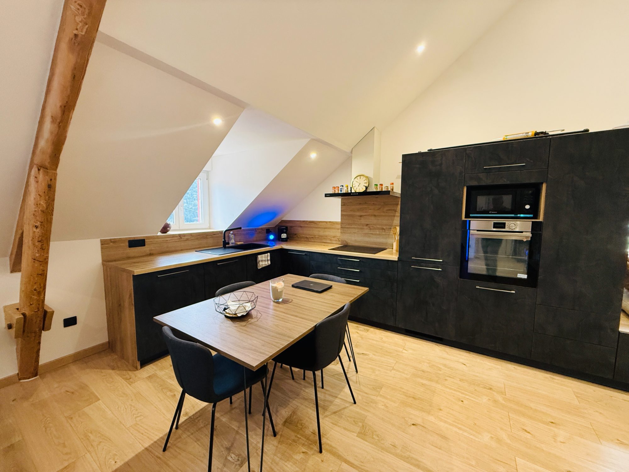 Photo 2 — AGENCE D'EXPERTS