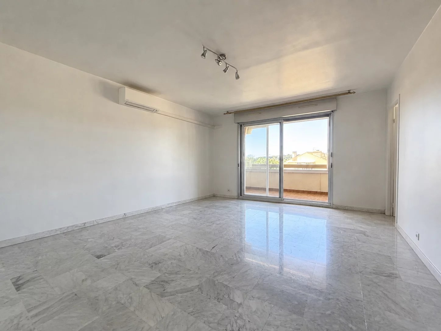 Photo 5 — COMBAREL IMMOBILIER
