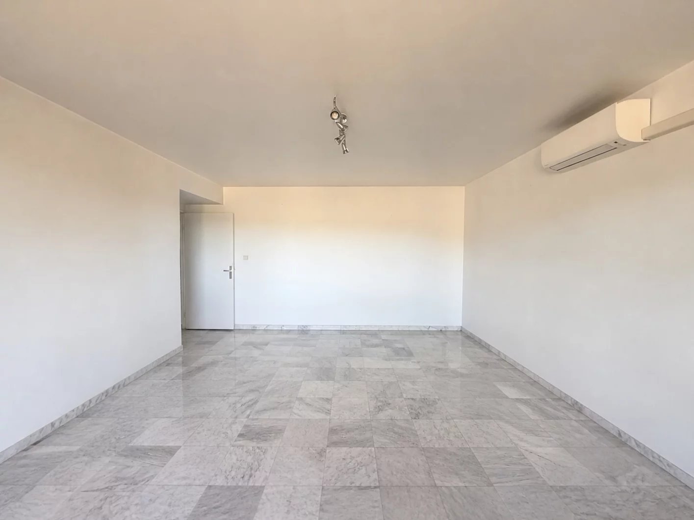 Photo 8 — COMBAREL IMMOBILIER