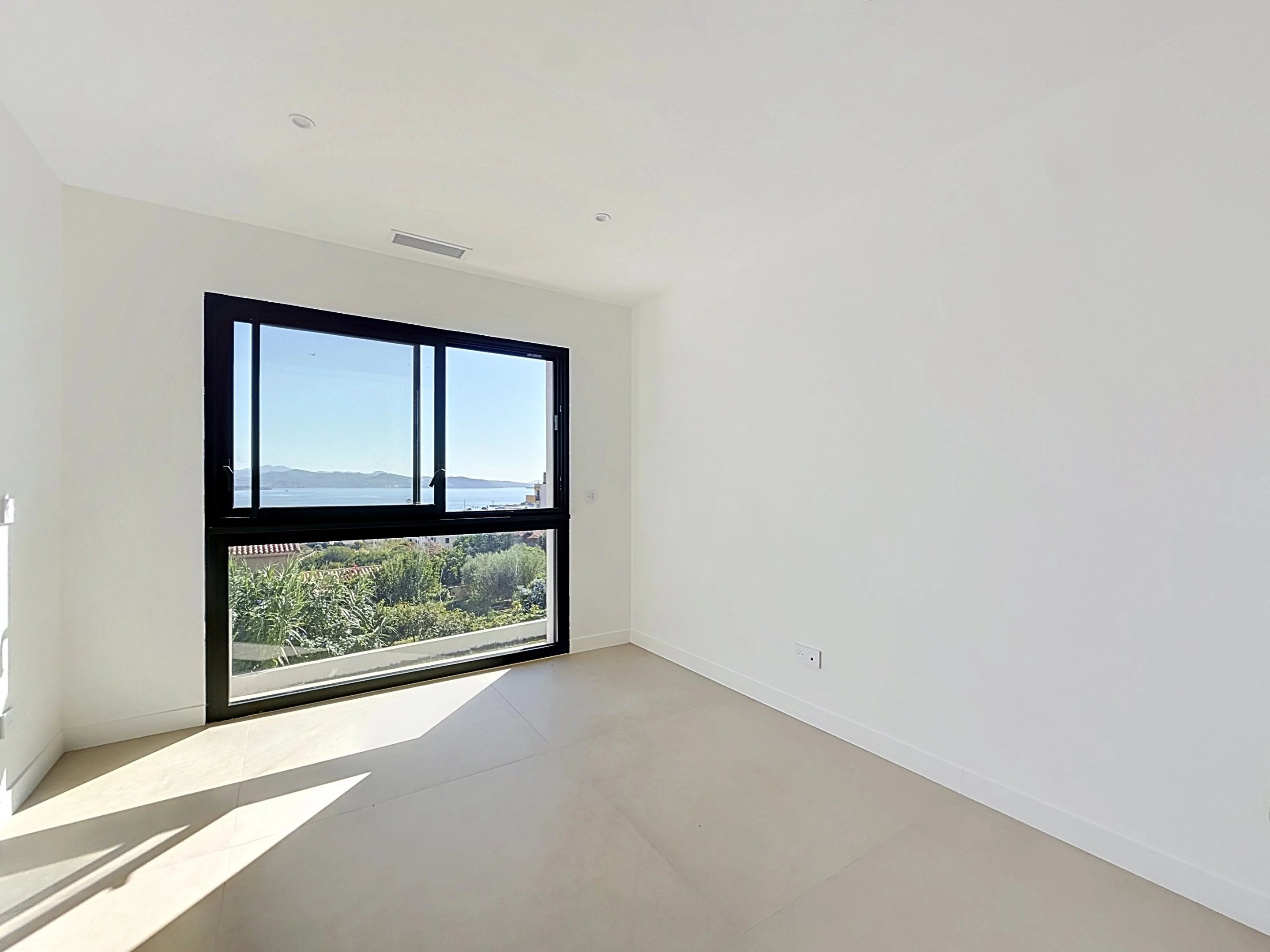Photo 13 — COMBAREL IMMOBILIER