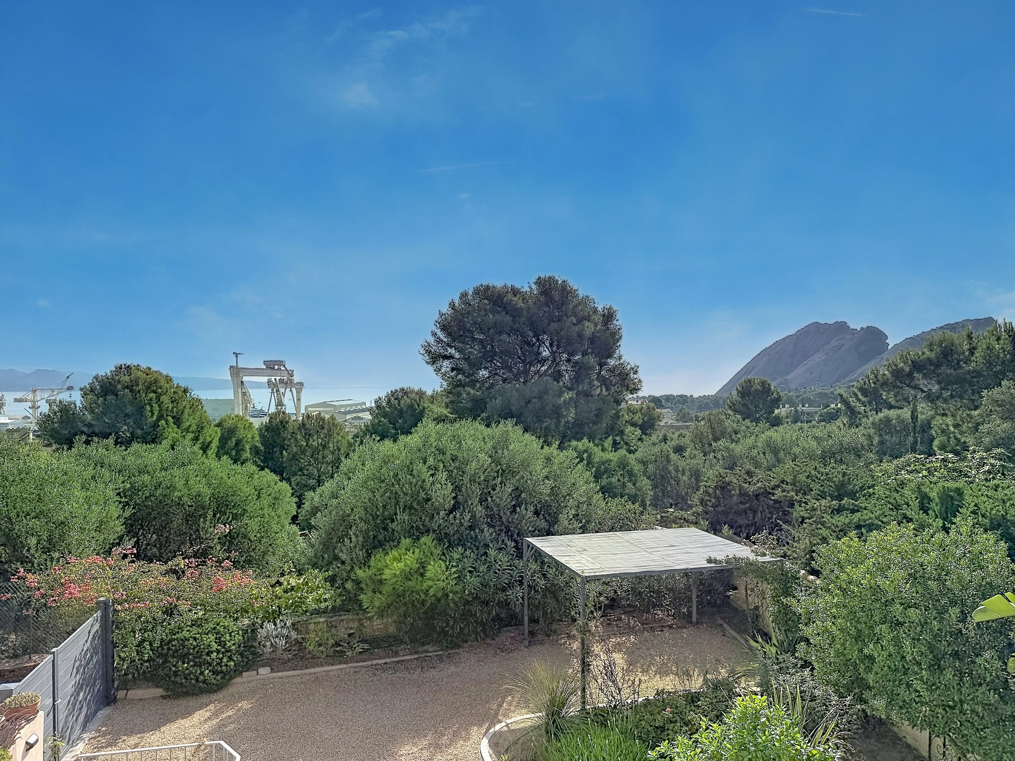 Photo 11 — COMBAREL IMMOBILIER