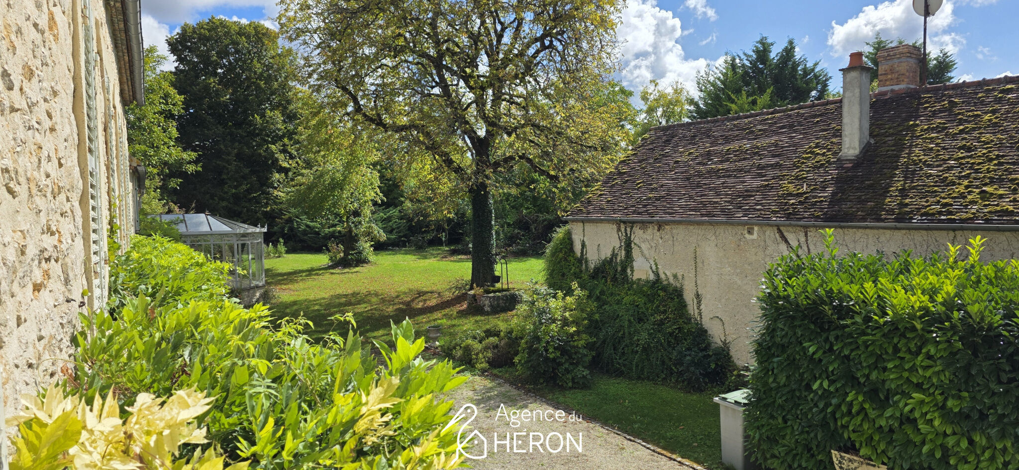 Photo 2 — L'AGENCE DU HERON