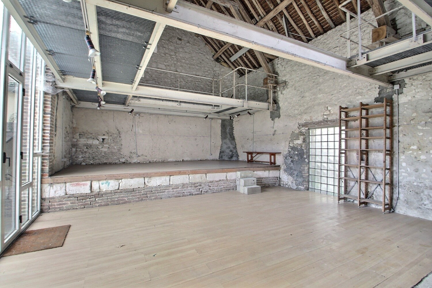 Photo 5 — AGENCE CENTRALE
