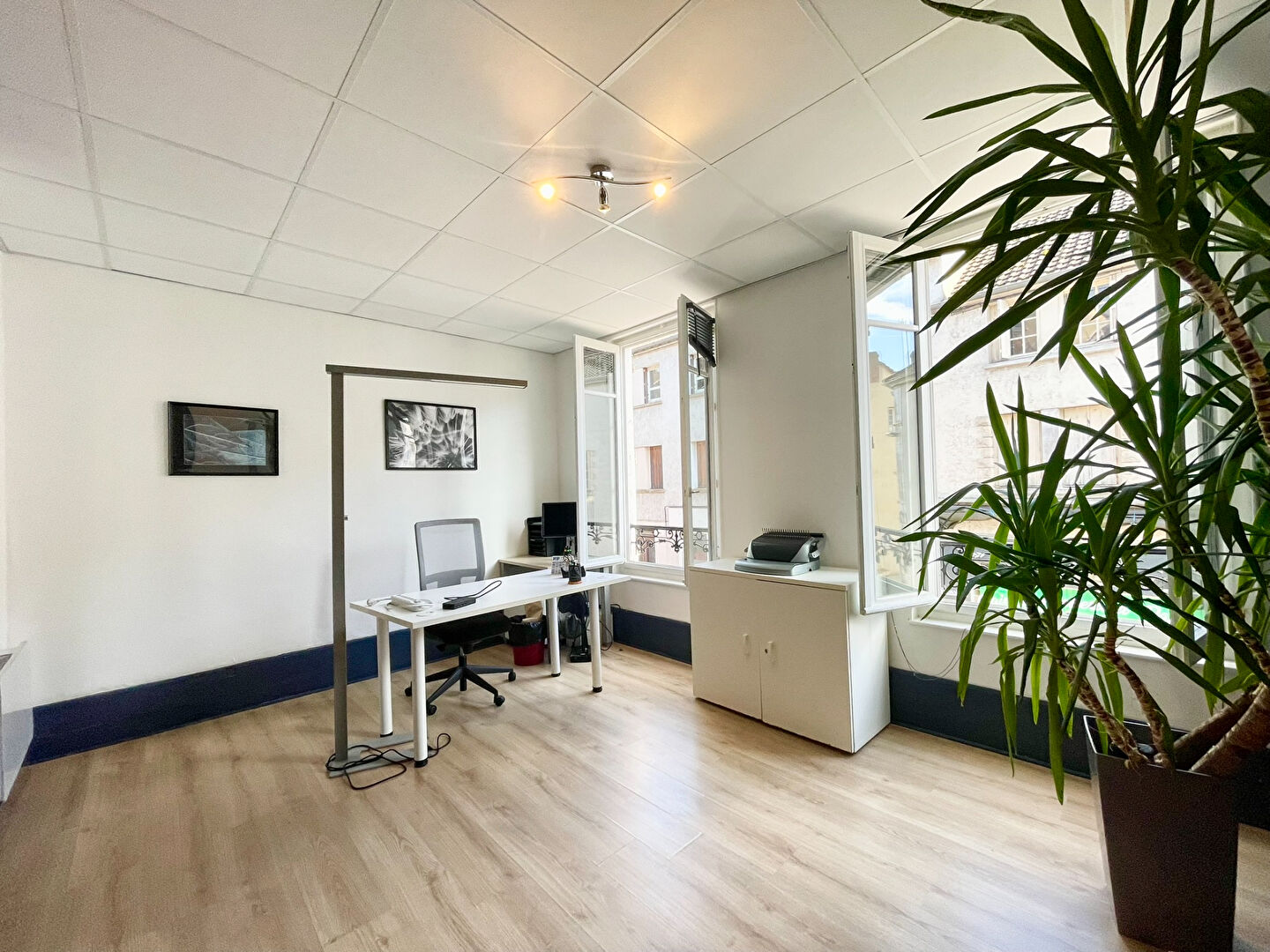 Photo 12 — AGENCE CENTRALE