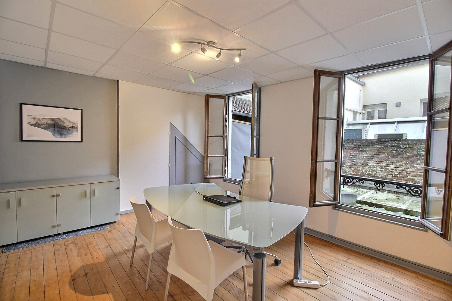 Photo 8 — AGENCE CENTRALE