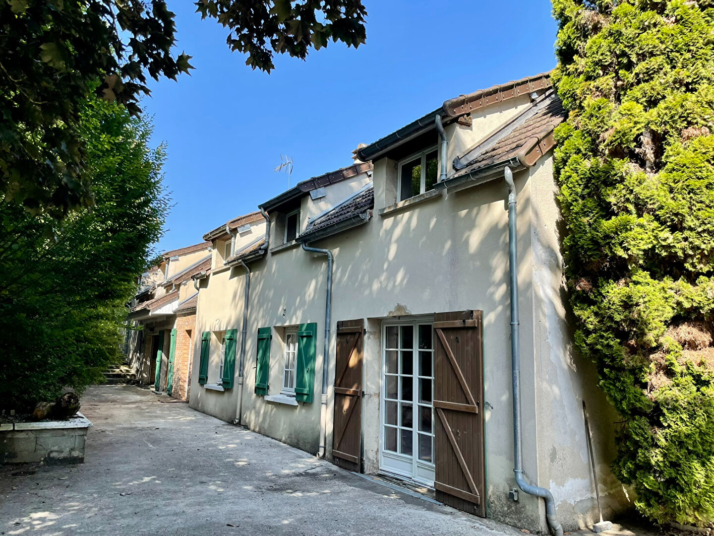 Photo 2 — AGENCE CENTRALE