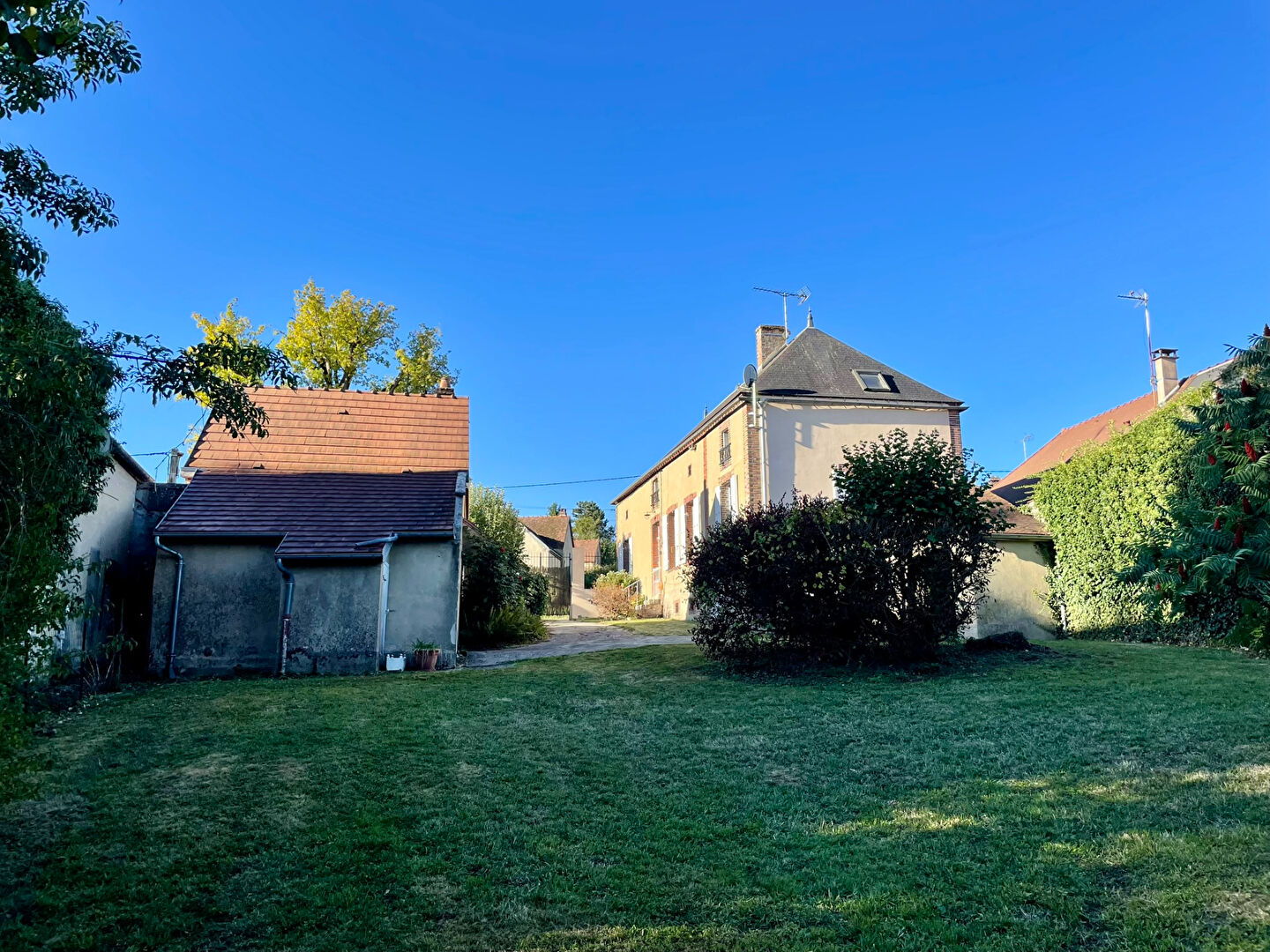 Photo 2 — AGENCE CENTRALE