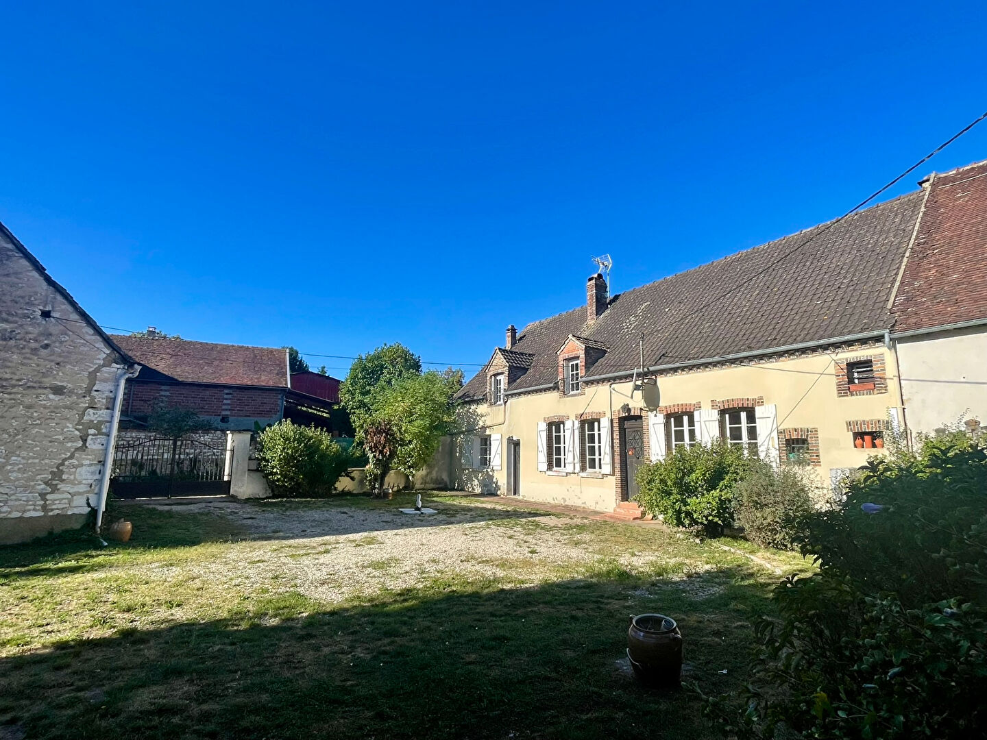 Photo 23 — AGENCE CENTRALE