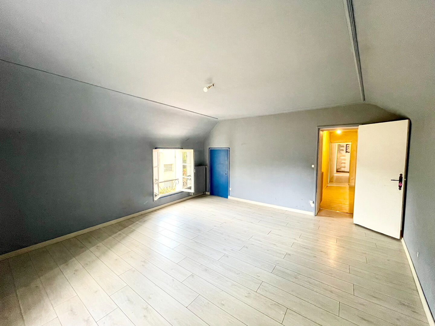 Photo 18 — AGENCE CENTRALE